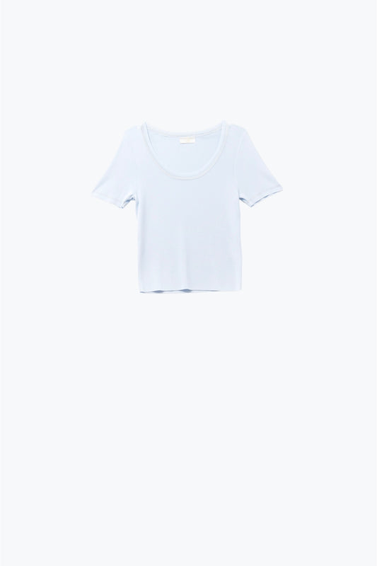 Q2 Short Sleeve sweater In baby blue With Silver Seam at Round Neck