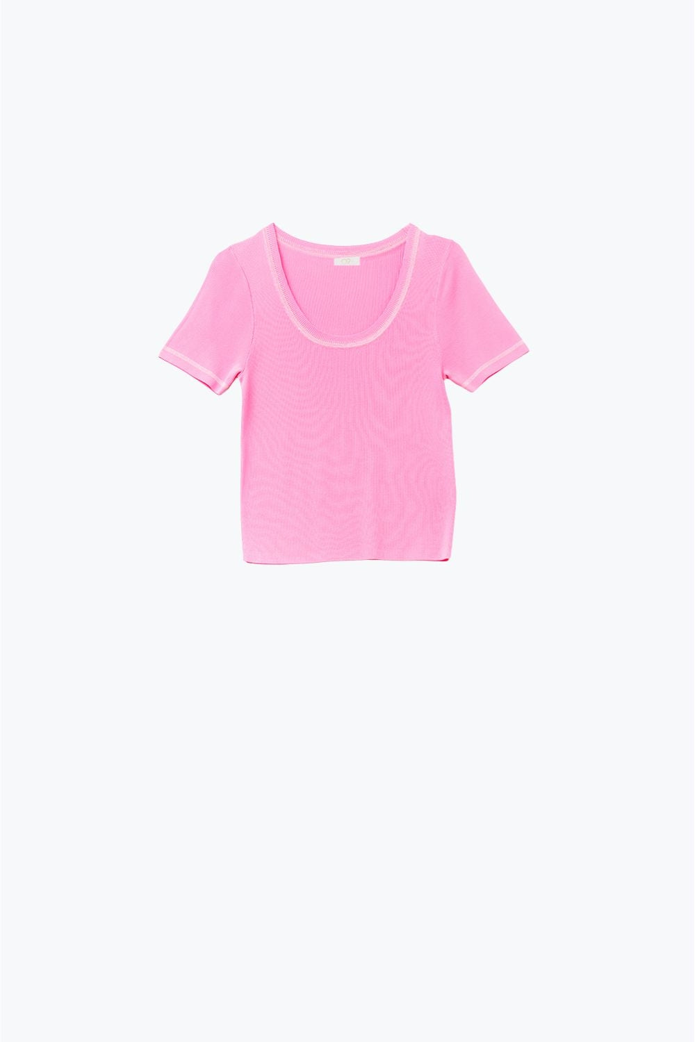 Q2 Short Sleeve sweater In pink With Silver Seam at Round Neck