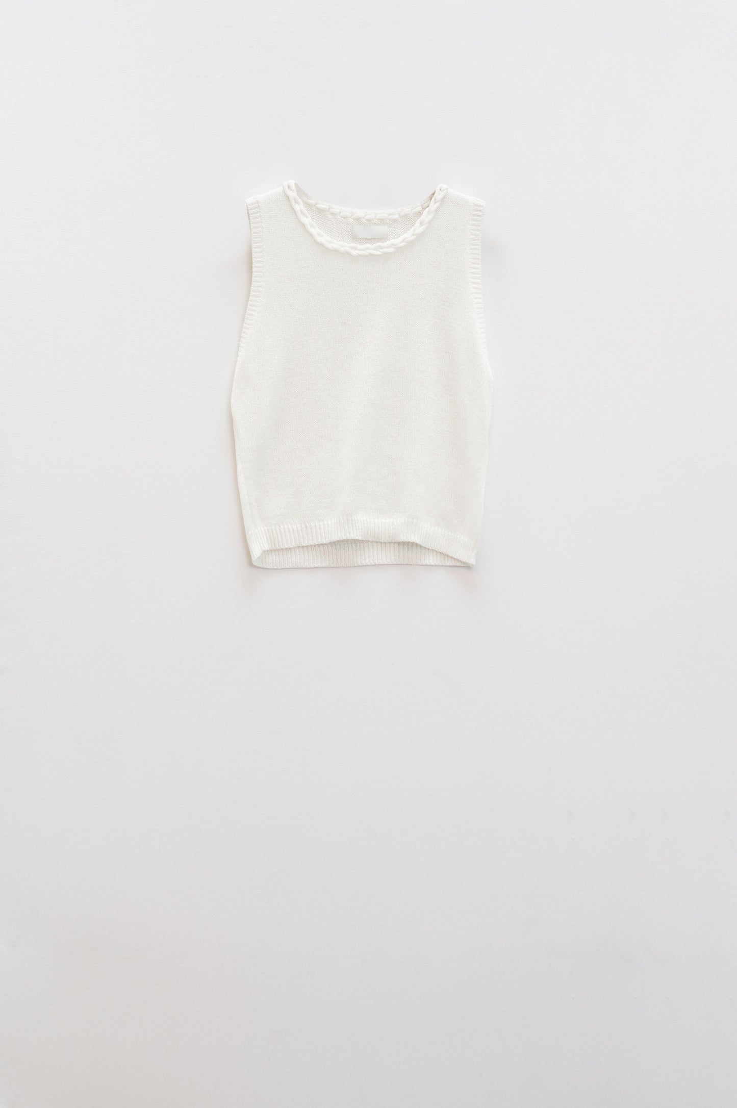 Sleeveless white Sweater With Crew Neckline And Braid Detail At Neckline