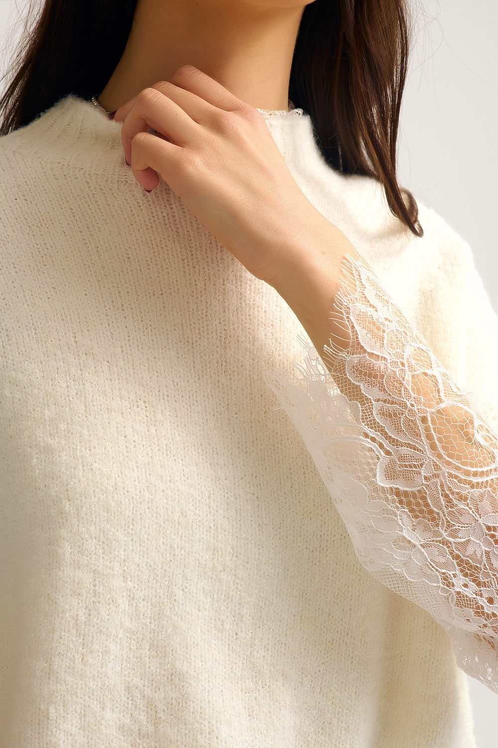 Soft Knit Sleeveless sweater with lace lining
