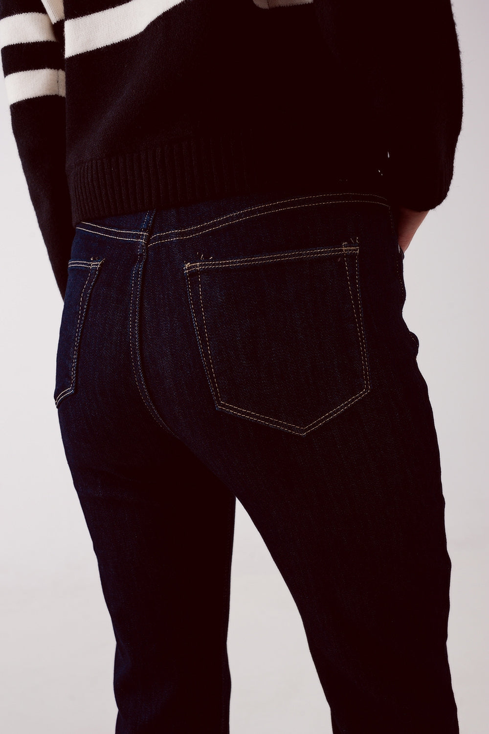 straight fit jeans in dark wash blue