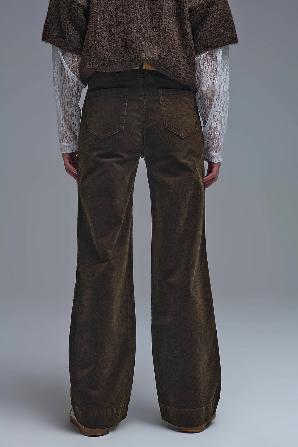 Straight Leg Corduroy Jeans in brown with pockets