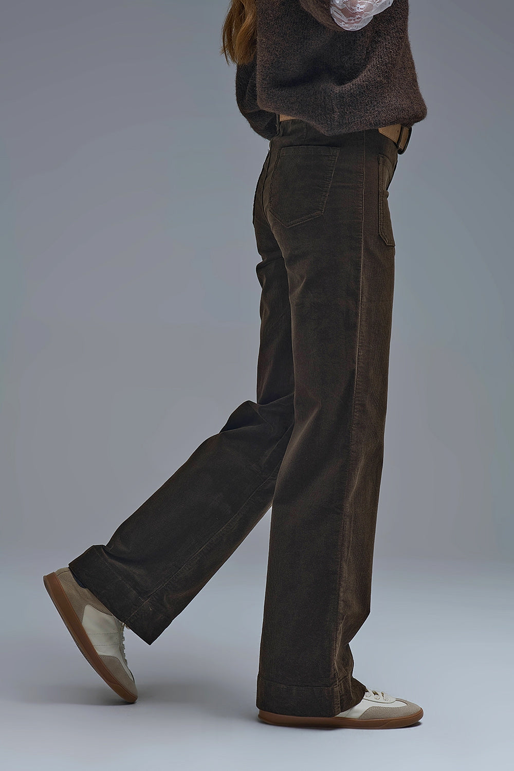 Straight Leg Corduroy Jeans in brown with pockets