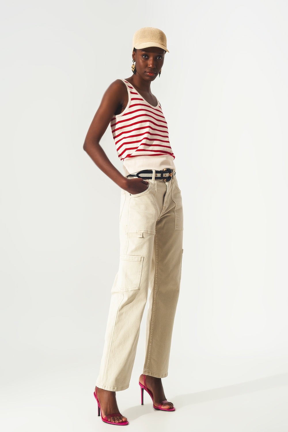 Top cropped às riscas em vermelho e branco