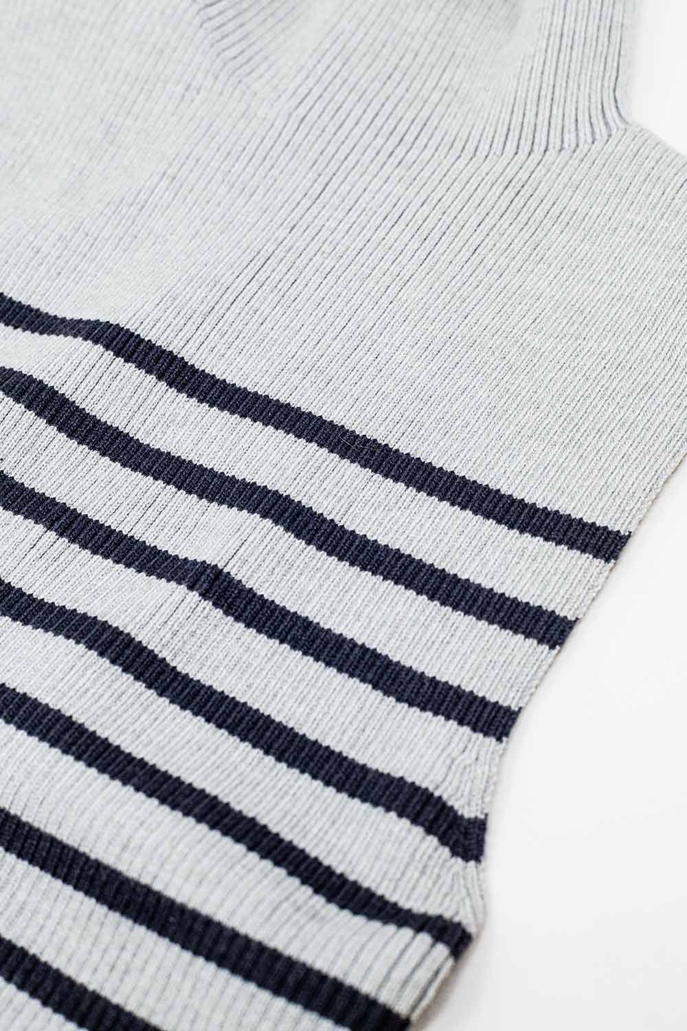 Gestreepte schildpadtrui in lichtgrijs