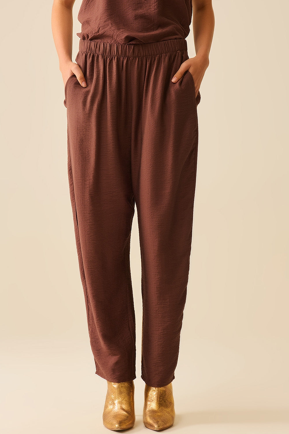 Q2 Summery Pants With Elastic Waist and Pockets In Brown