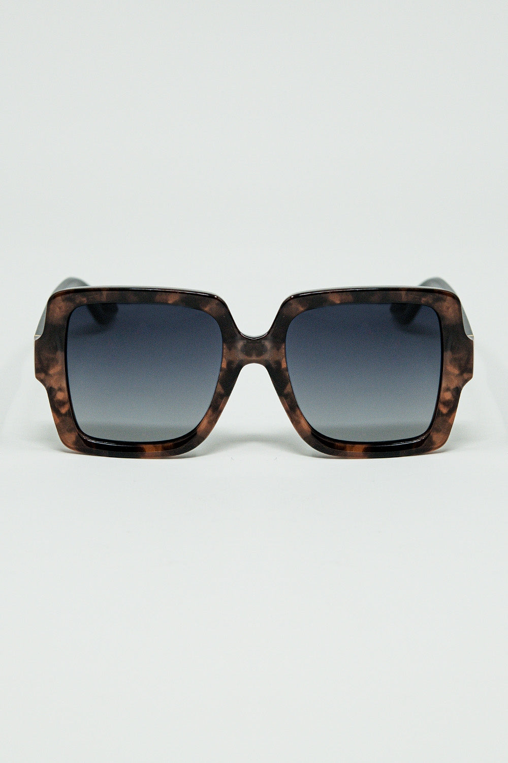 Q2 Sunglasses with a brown print frame and black temples