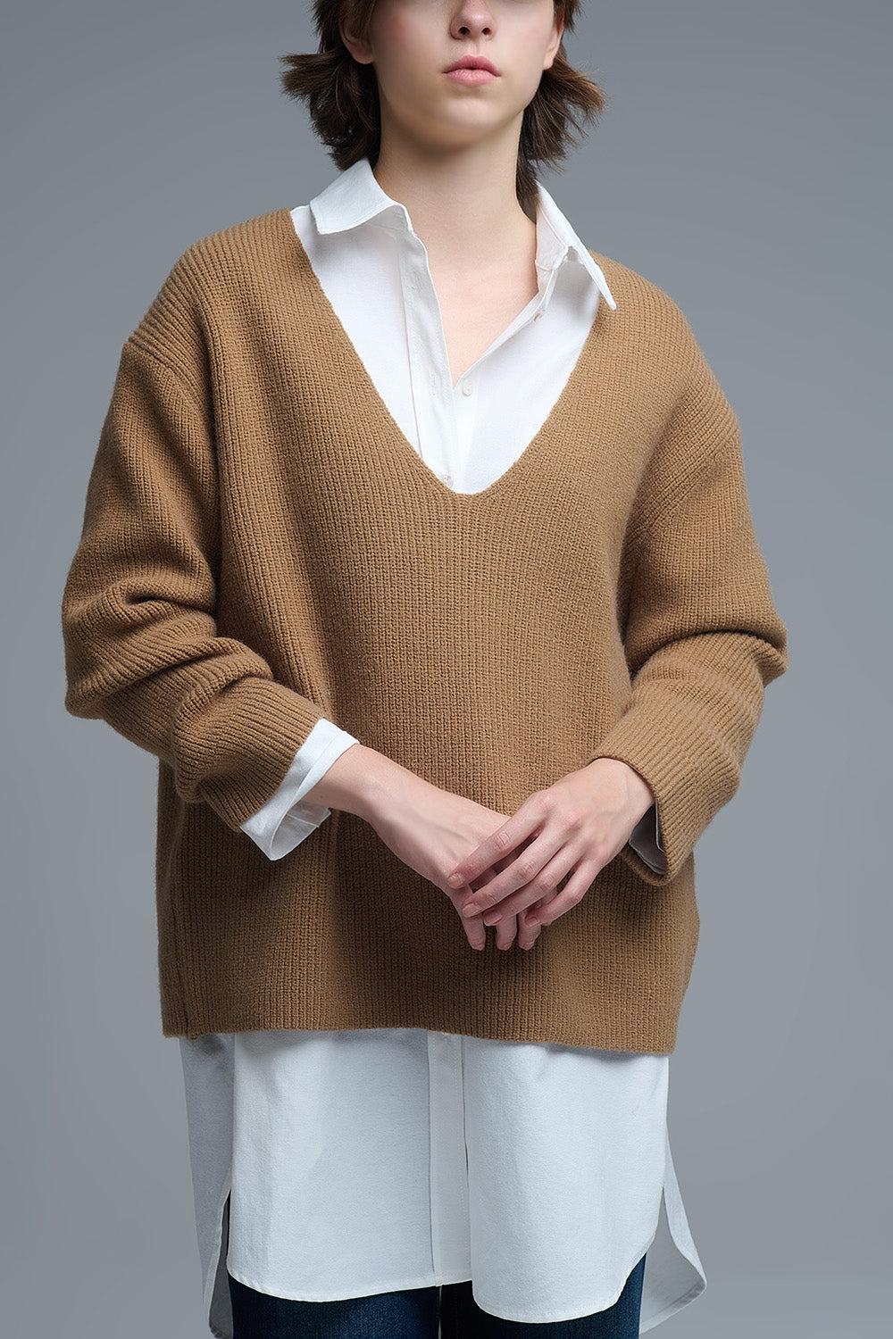 Super oversized Thin V-neck Sweater in Camel