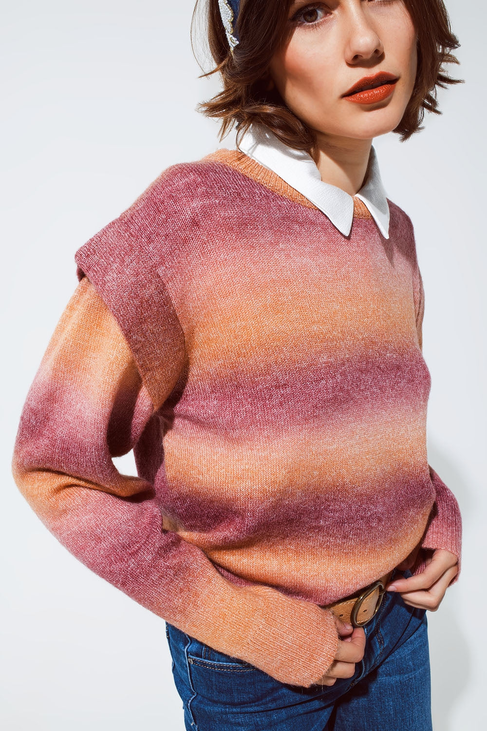 Sweater in orange and red ombre design with round neck and sleeve details