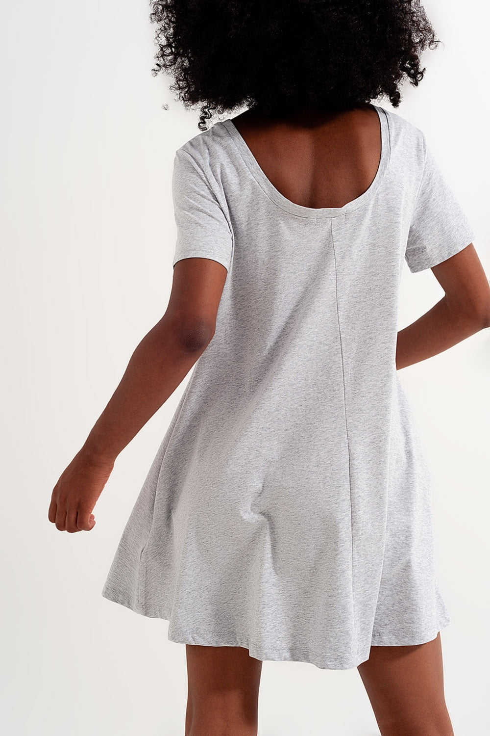 Swing t-shirtjurk met verborgen zakken in grijs