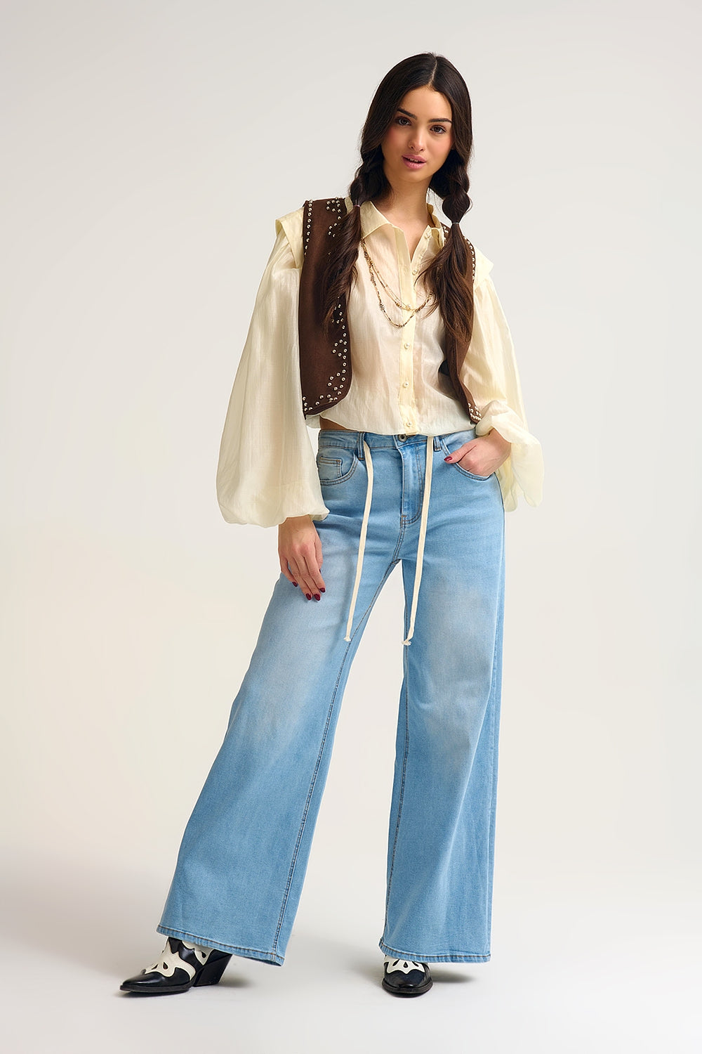 Tencel Silk Blouse in cream with Balloon Sleeves and nacar Buttons