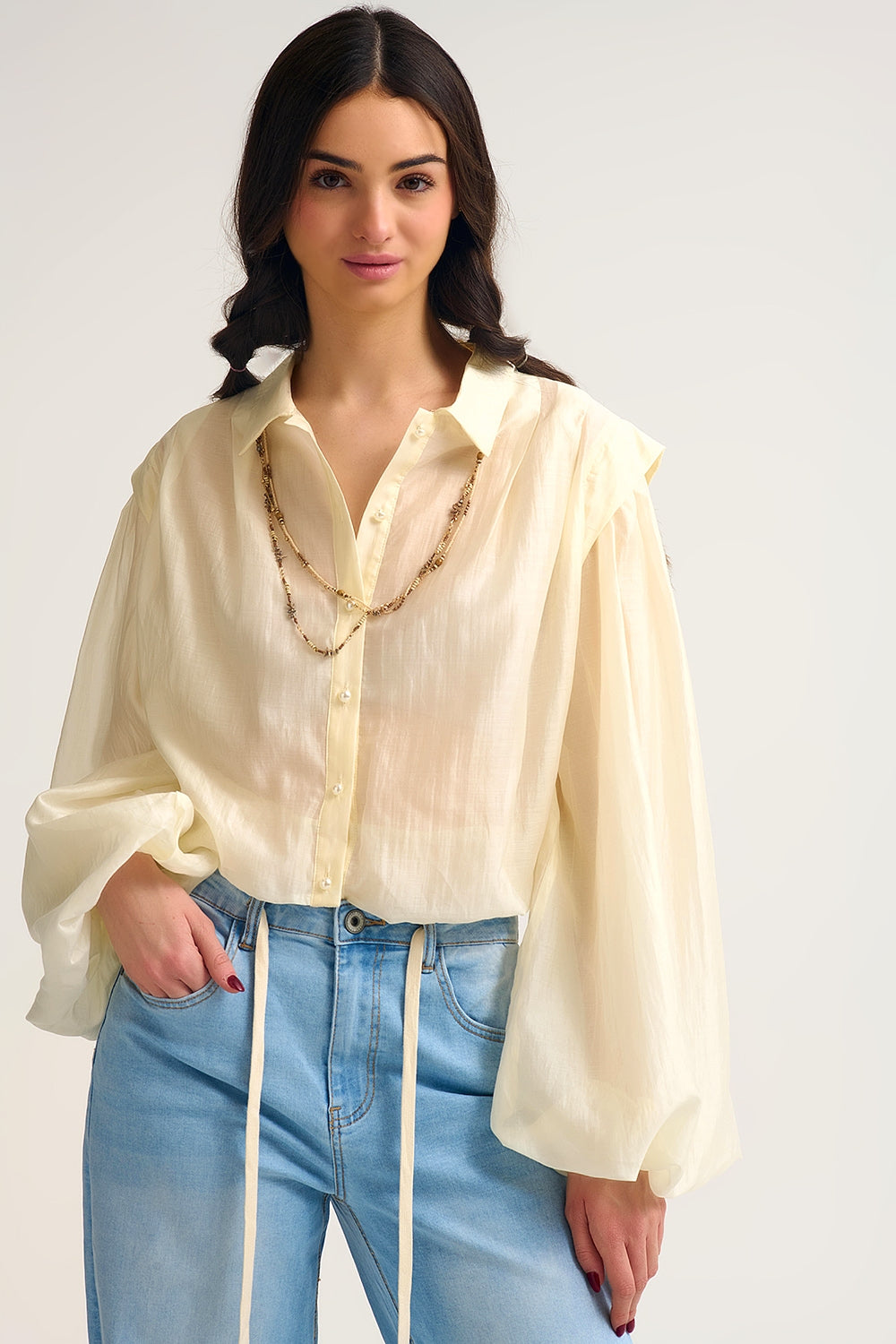 Tencel Silk Blouse in cream with Balloon Sleeves and nacar Buttons