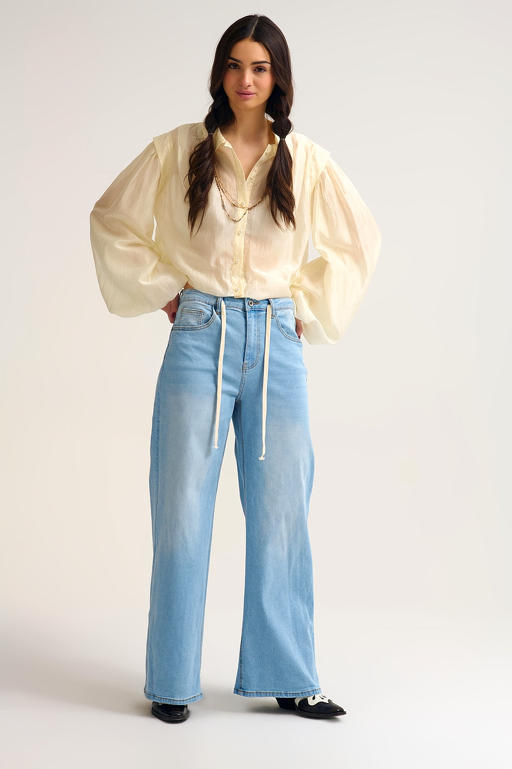 Tencel Silk Blouse in cream with Balloon Sleeves and nacar Buttons