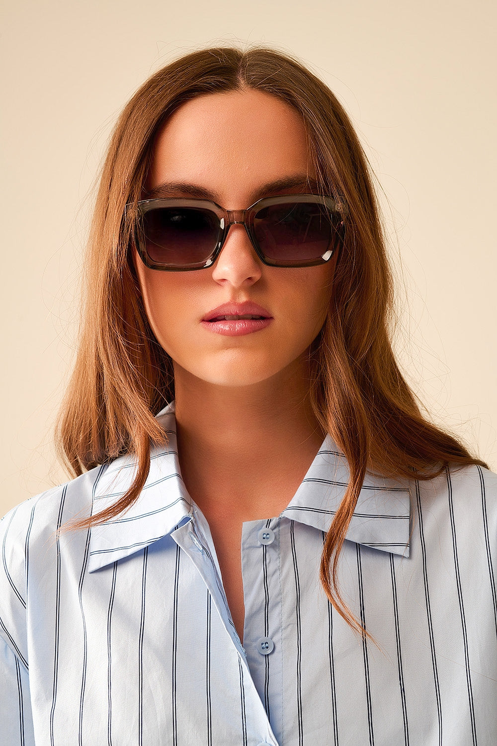 Q2 Thick Square Frame Sunglasses Chunky Retro in grey