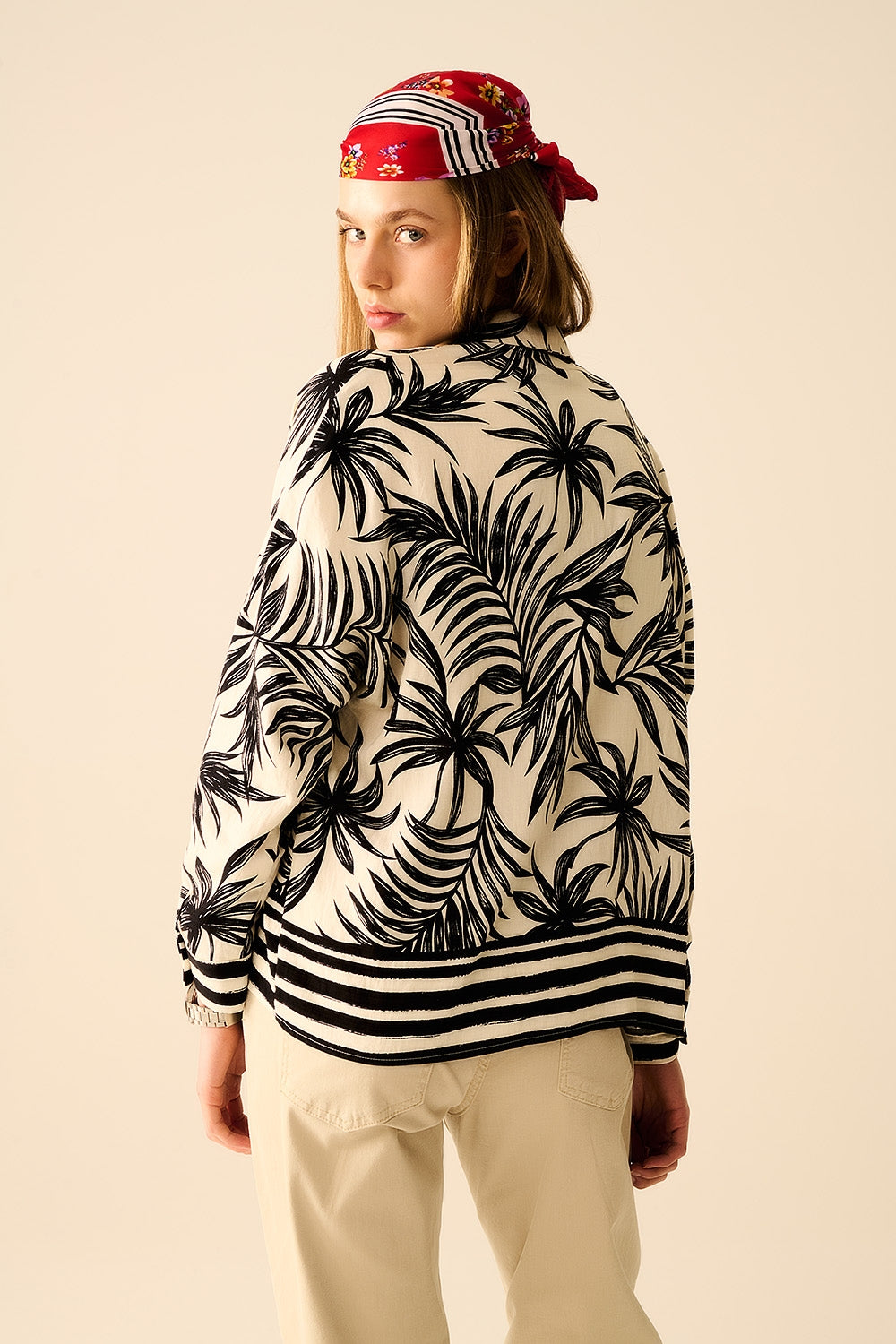 Tropical Motif Relaxed Blouse in Black and White