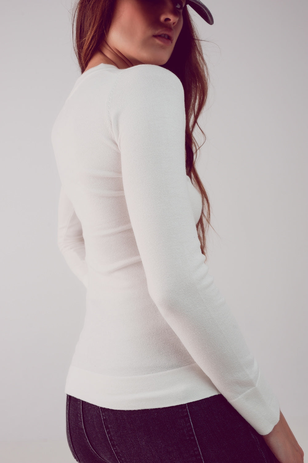 V neck fine knit jumper in cream