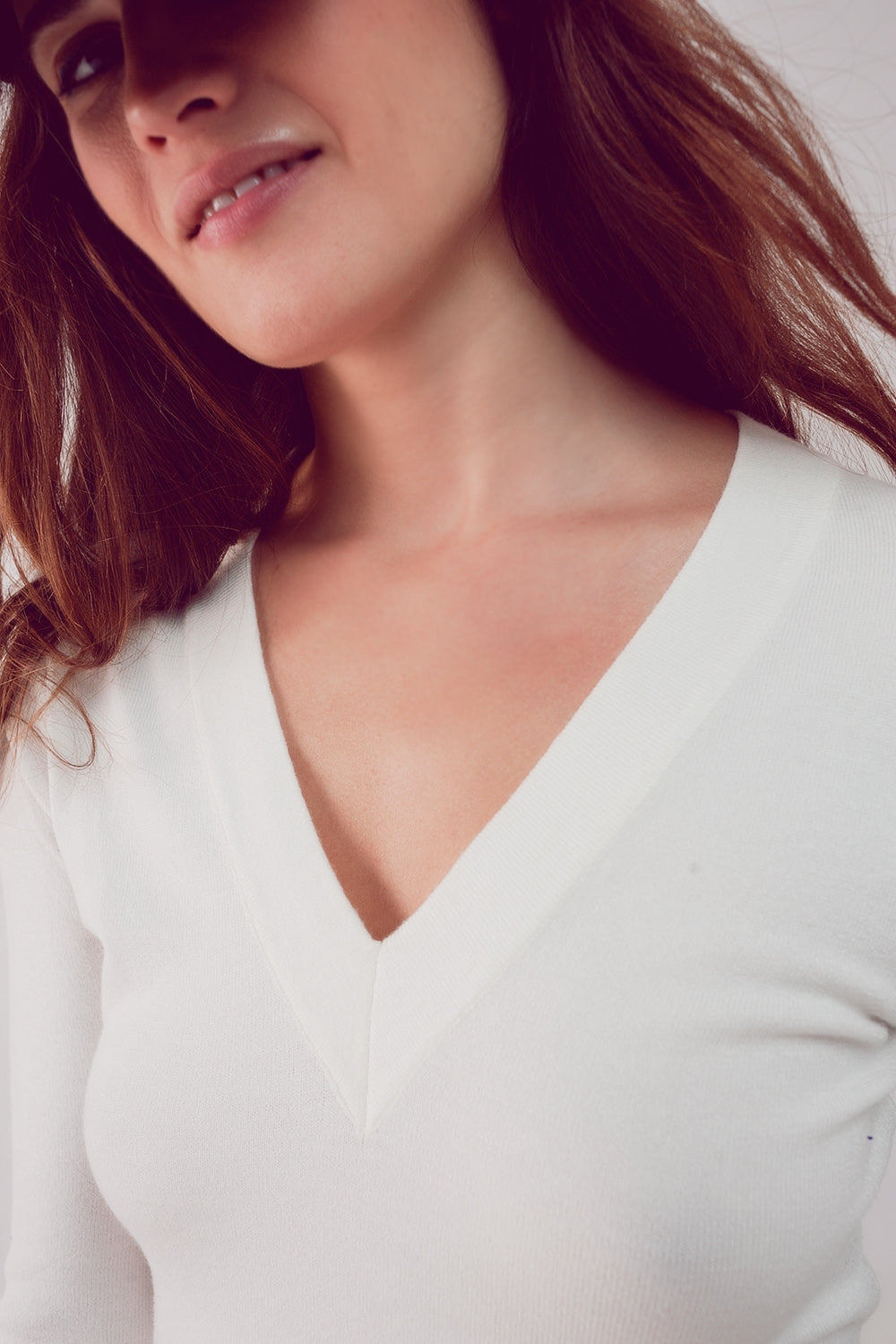 V neck fine knit jumper in cream