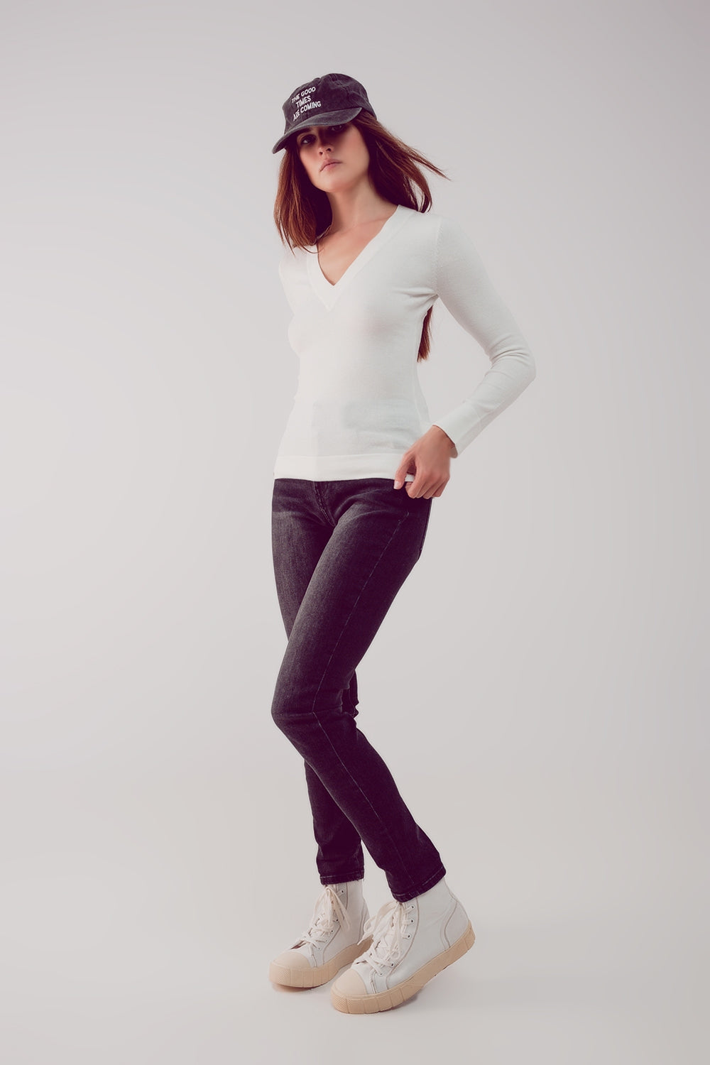 V neck fine knit jumper in cream