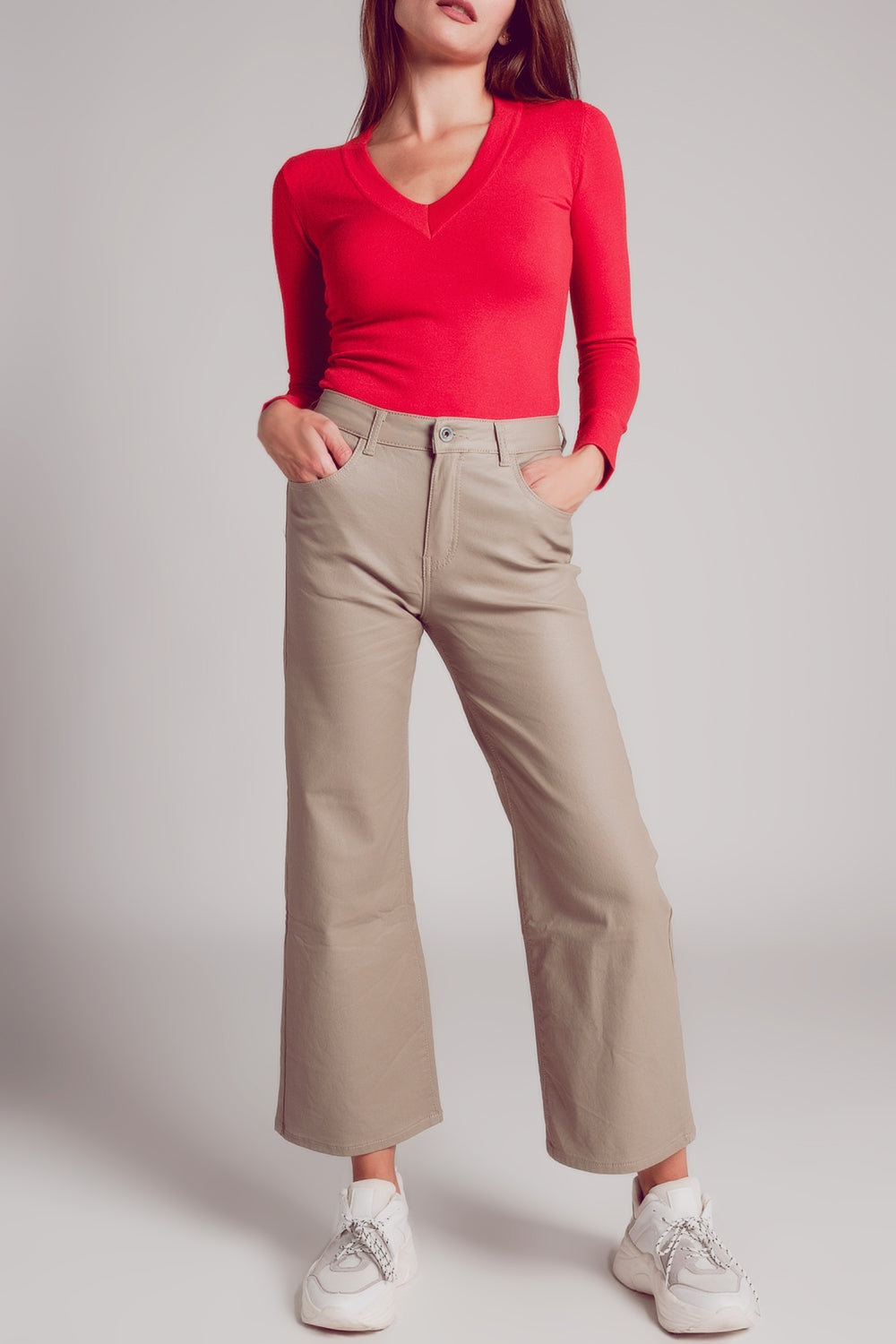 V neck fine knit jumper in red