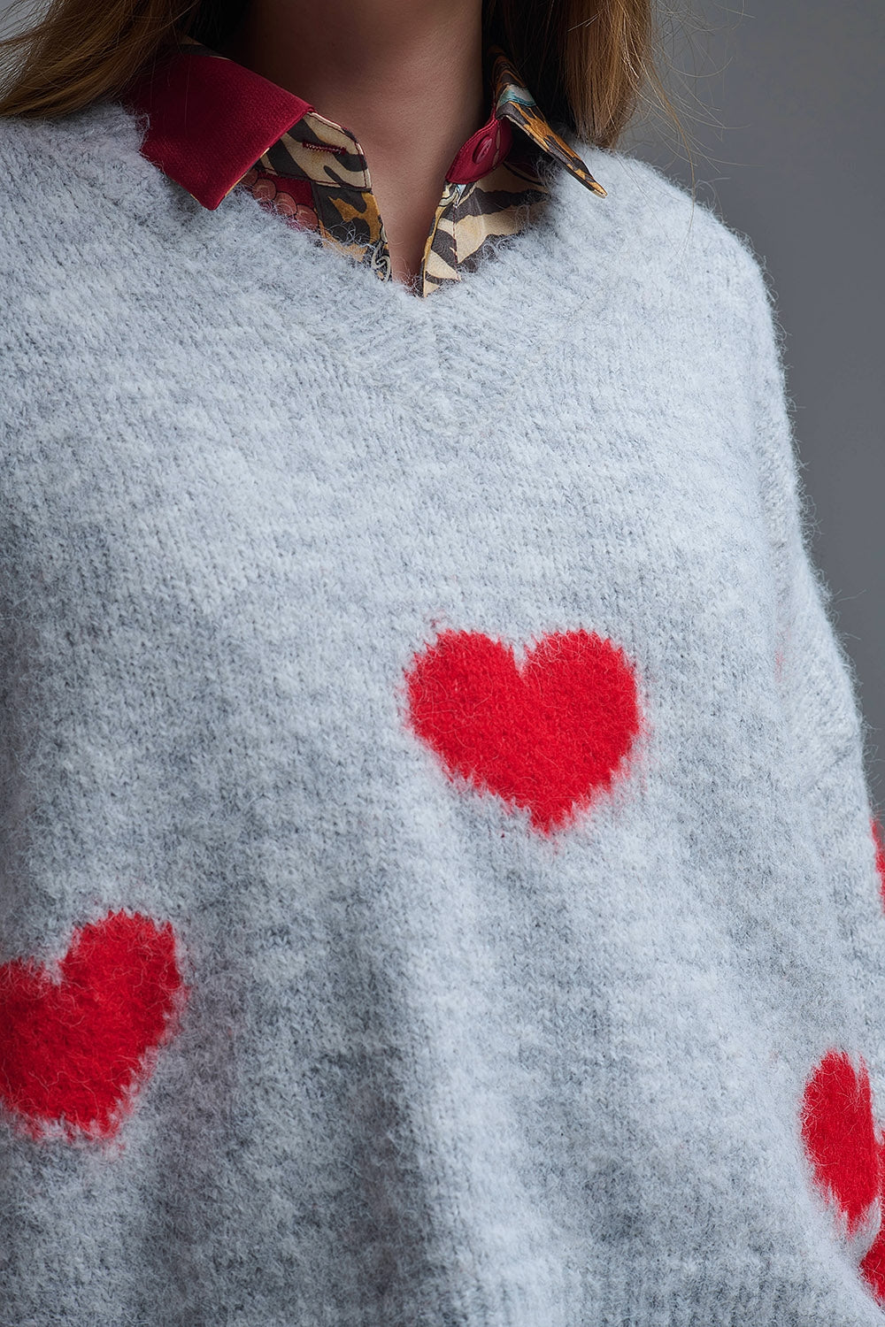 V-neck Long Sleeve grey Sweater With Red Hearts