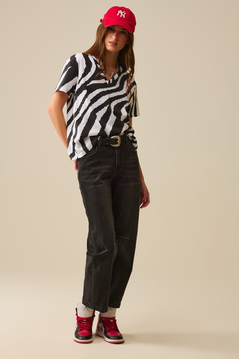 V-neck t-shirt with black zebra print