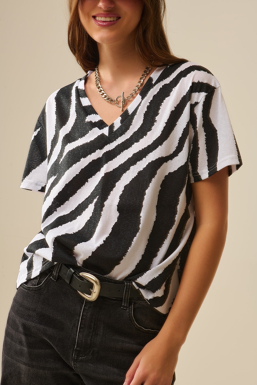 V-neck t-shirt with black zebra print