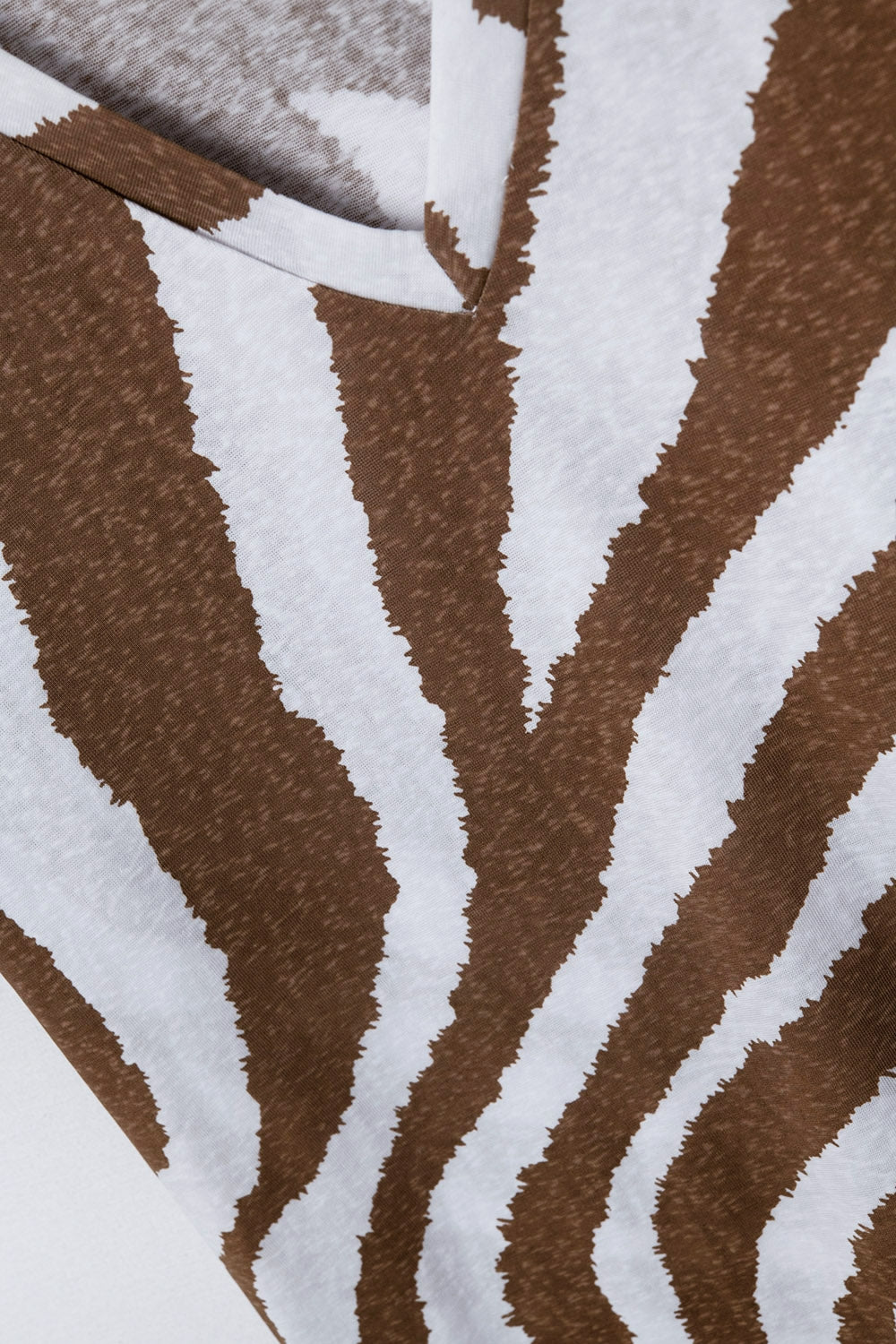 V-neck t-shirt with camel zebra print