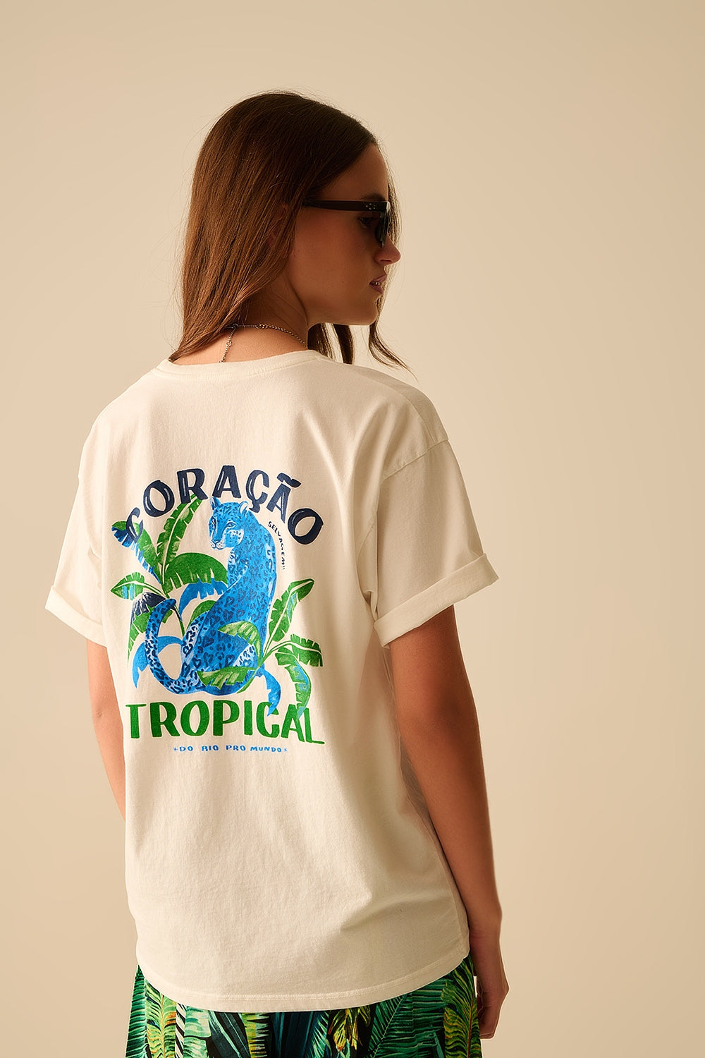 Q2 White t-shirt made in Italy with tropical graphic print