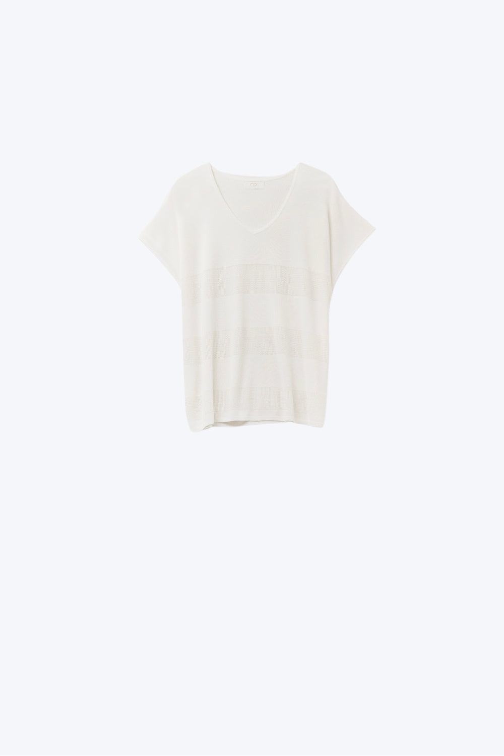 Q2 White V-neck knit sweater with open stitch detail