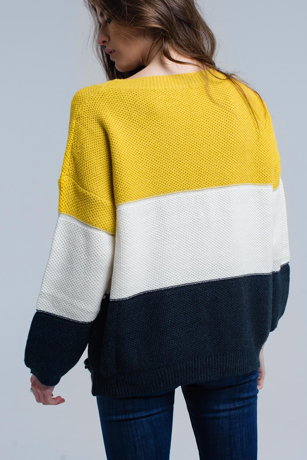 Camisola de malha amarela com pérolas