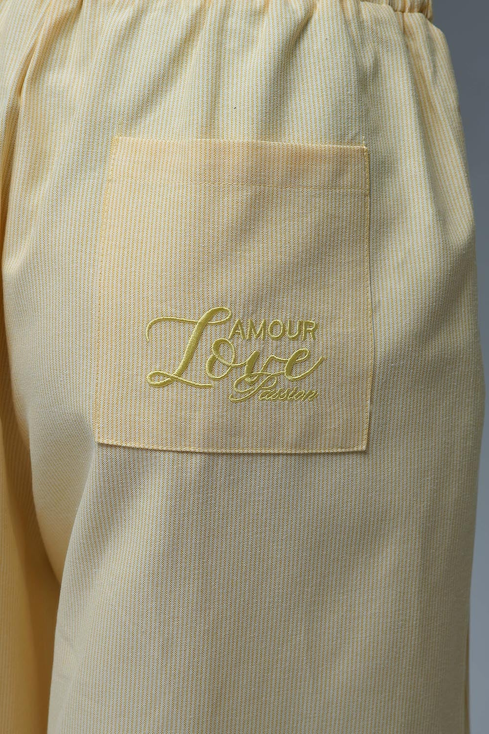 Calça Palazzo Amarelo Riscas com perna extra larga